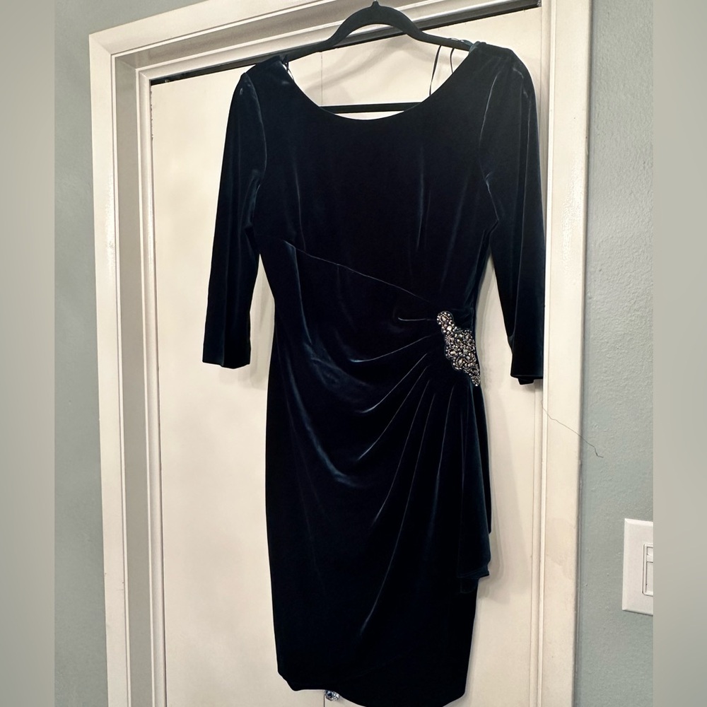 ALEX DARK GREEN VELVET EVENING DRESS